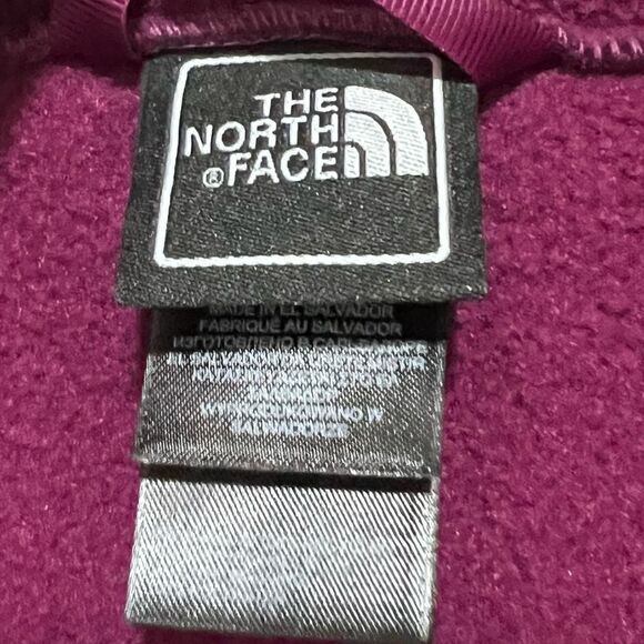 The North Face Berry Classic Fleece Jacket, Girls size 18 (women’s small) - Picture 7 of 9